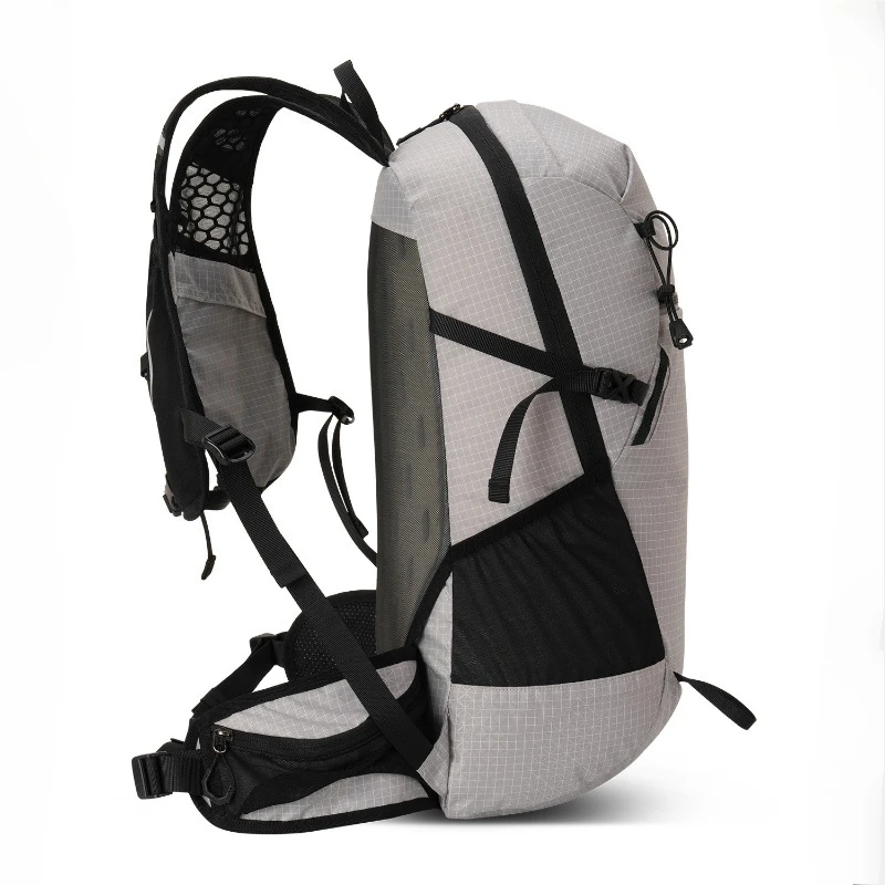 กระเป๋าเป้สะพายหลังเดินป่ากลาง - Cycling Commuter Backpack บทวิจารณ์และราคา